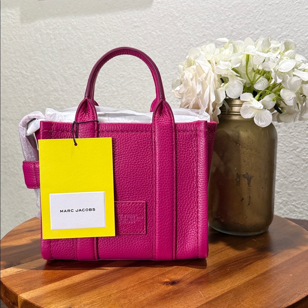 Marc Jacobs The Leather Crossbody Mini Tote Bag In Lipstick Pink BNWT - Picture 5 of 13